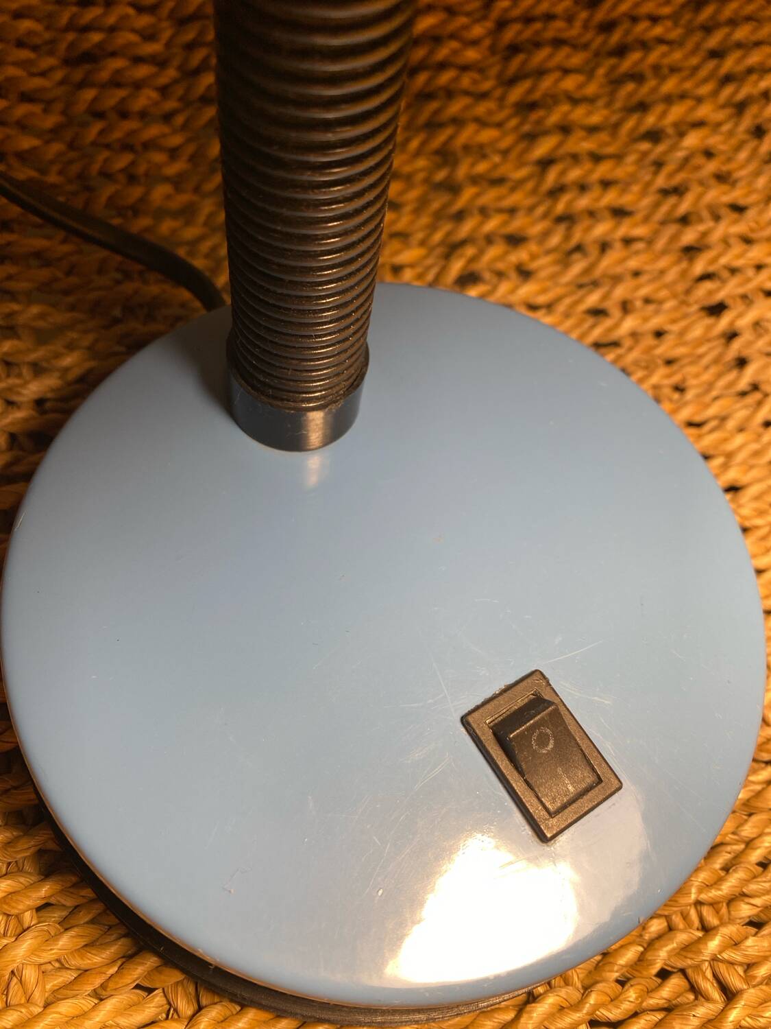 Lampe de bureau seylumiere bleu clair