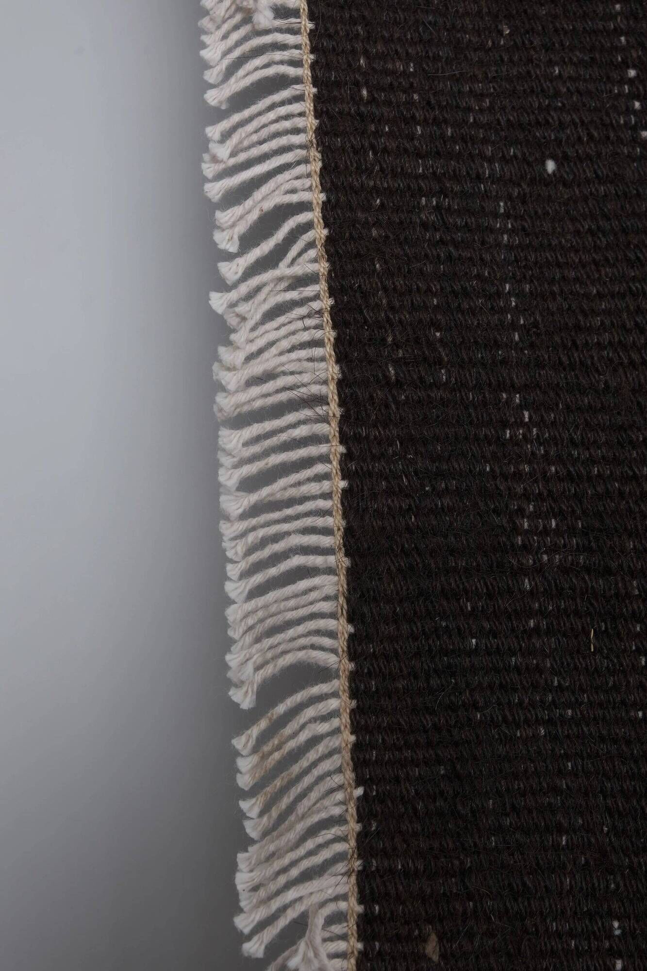 Vintage Turkish kilim, handwoven, 227x324 cm.