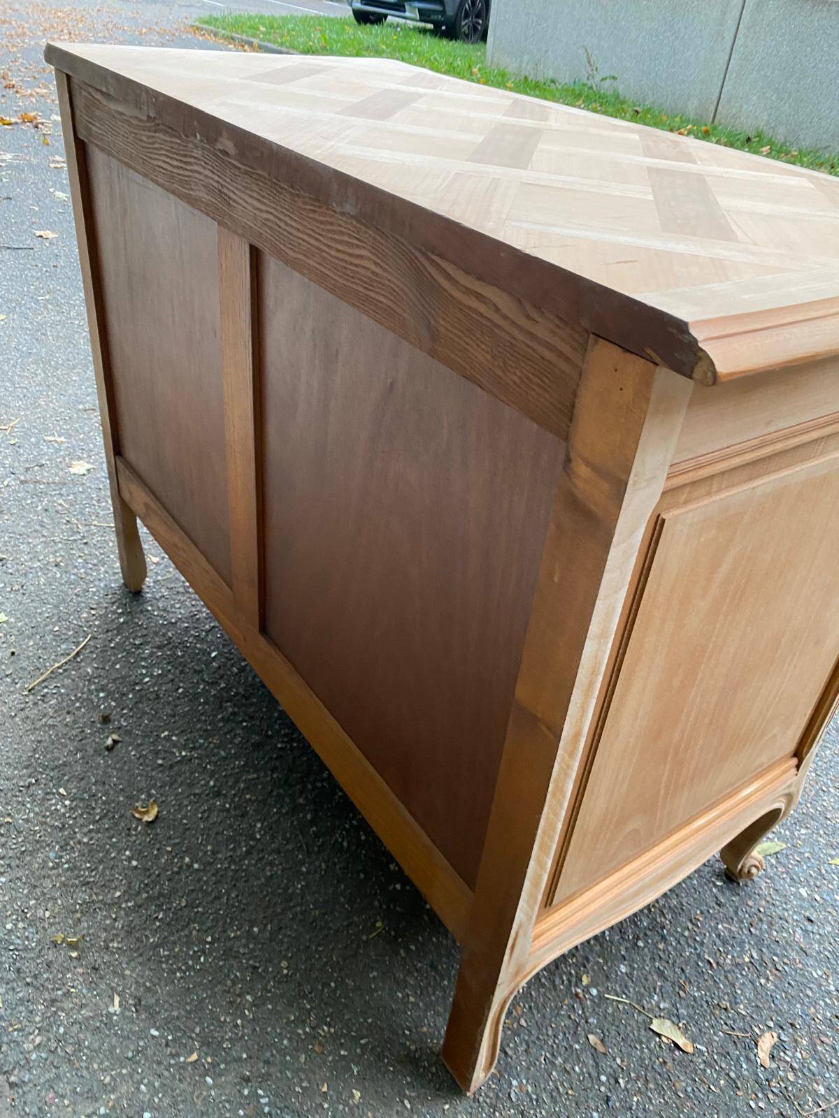 Louis XV Bibus commode, restored in raw solid wood and marquetry, 110cm