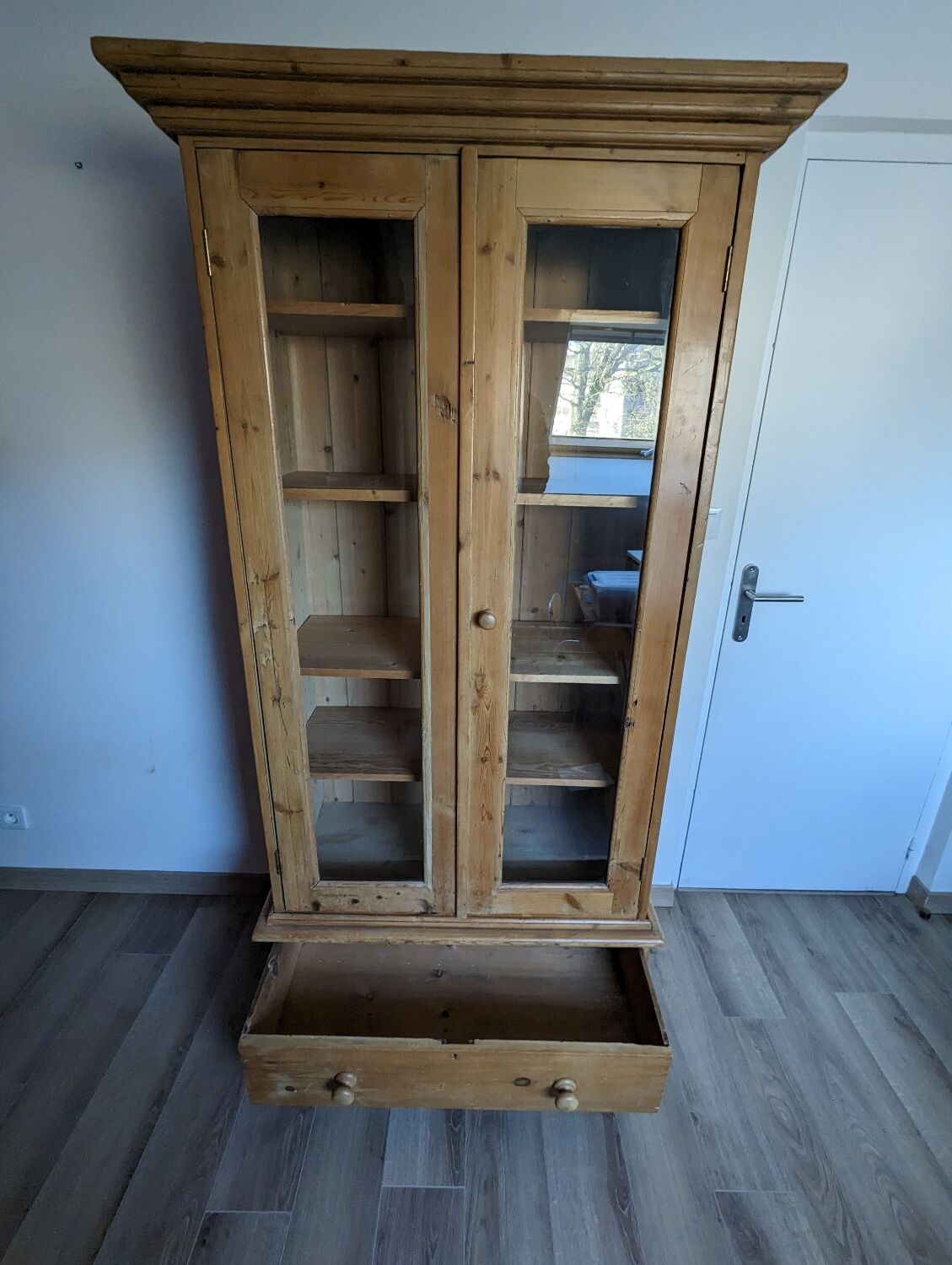 Glass cabinet