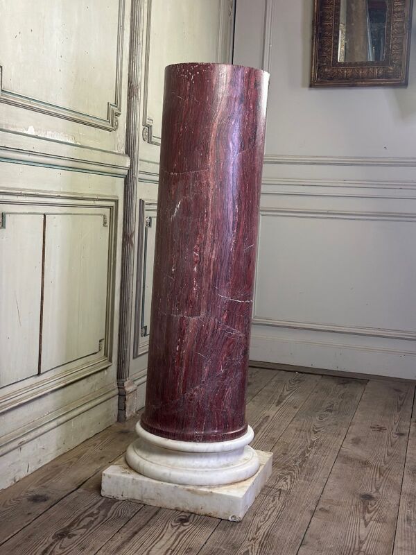Colonne En Marbre Rose Sur Une Base En Blanc De Carrare Vers 1880