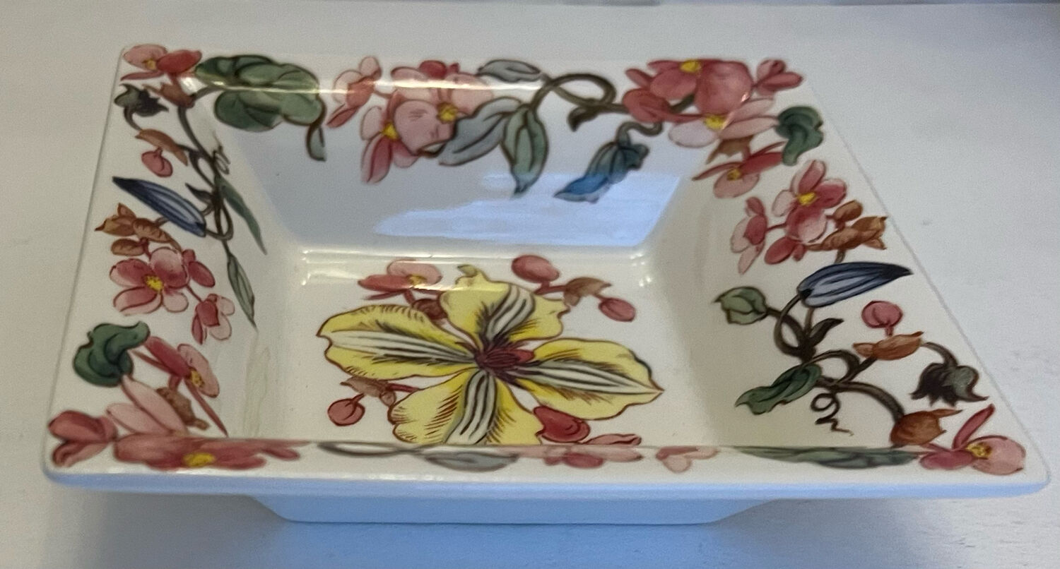 Pair of Gien ashtrays