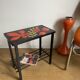 Table d’appoint ou bout de canapé en fer forgé et pierre de lave émaillée vers 1960