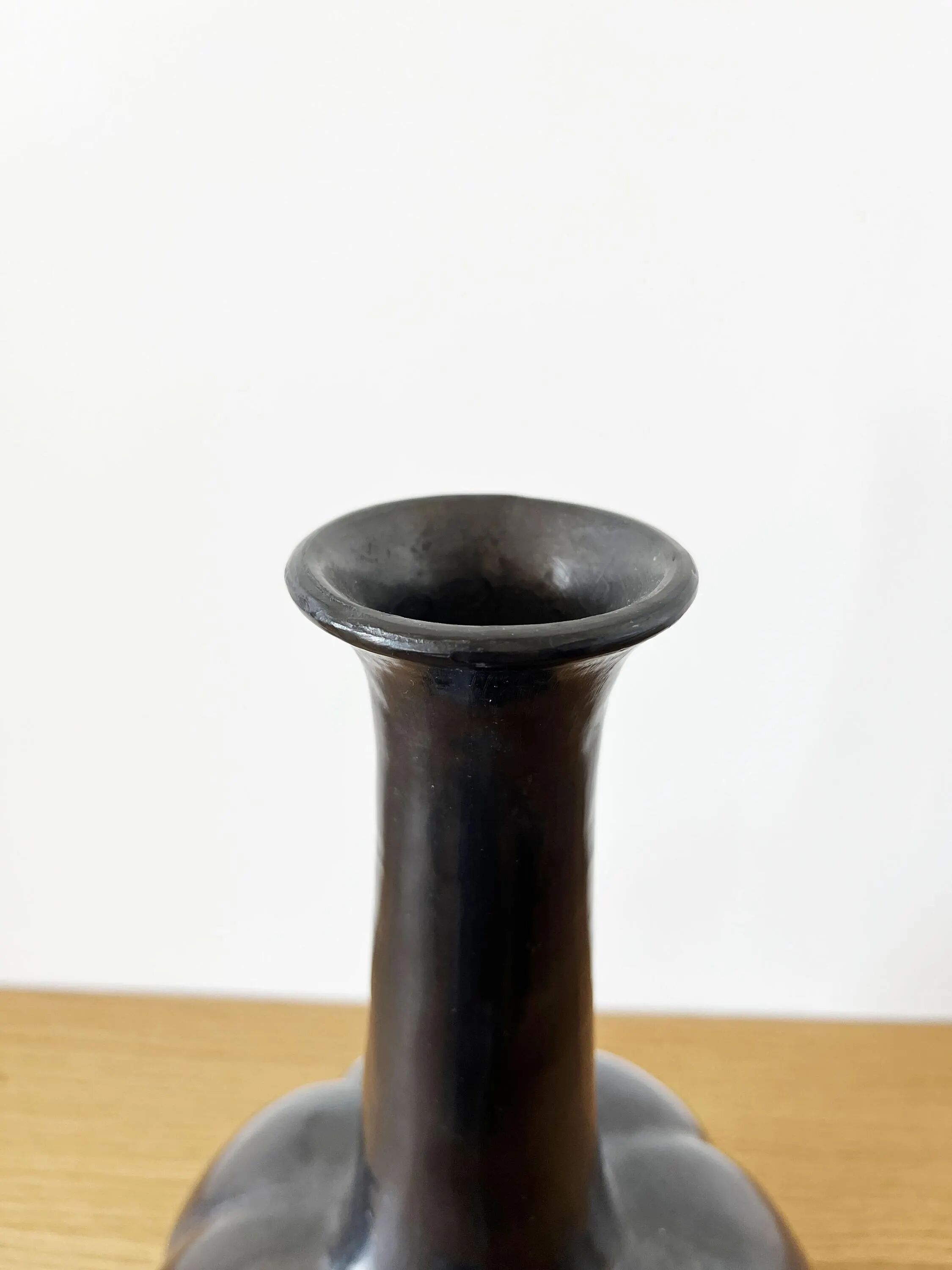 Vase céramique émail noir 1950
