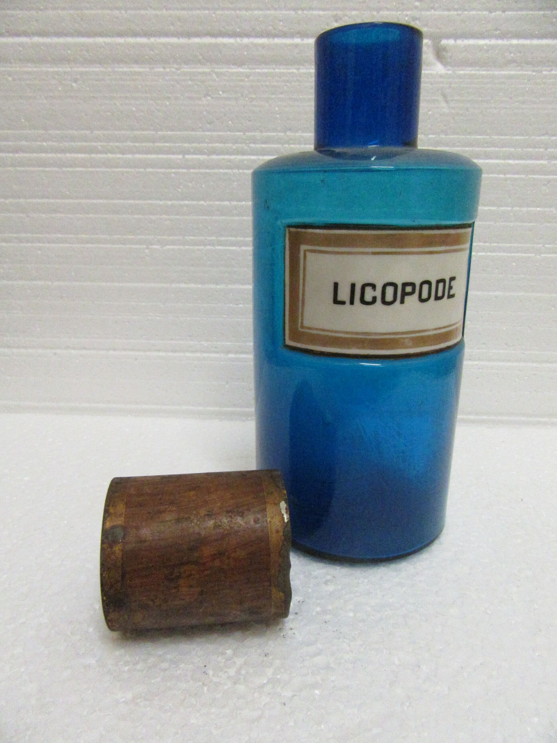 Pharmacy licopode blue label porcelain pot
