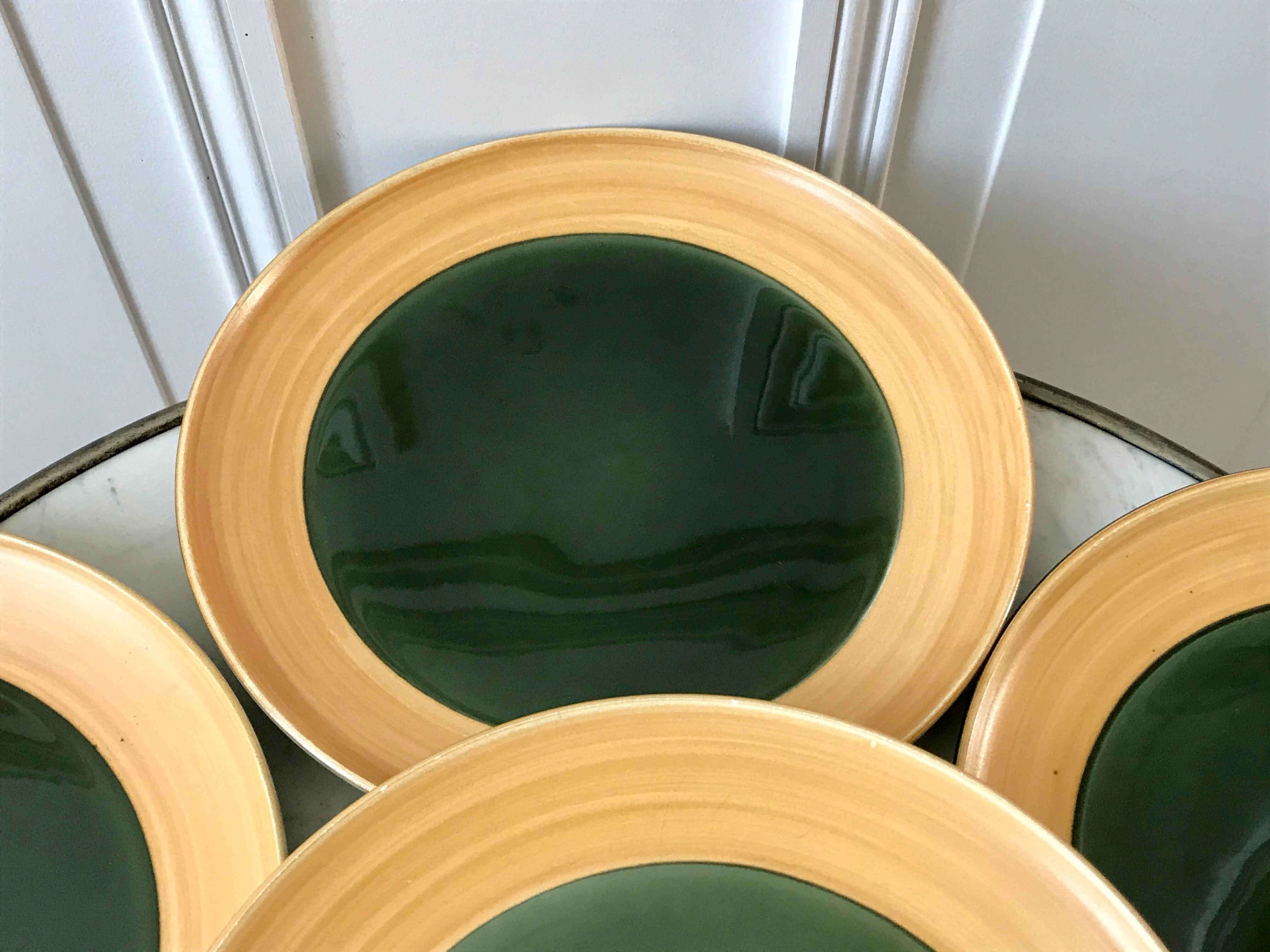 Set of 6 flat plates in green enamel ceramic salins model "capvern" years 60-70