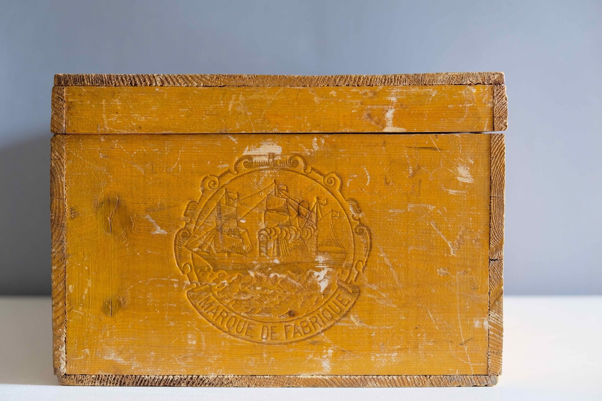 Ancient rice starch wooden case trunk W. Paterson, france
