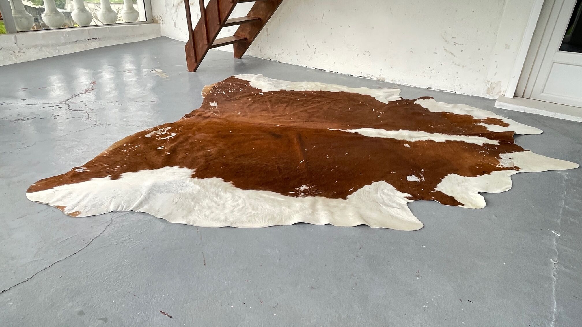 Caramel cowhide carpet
