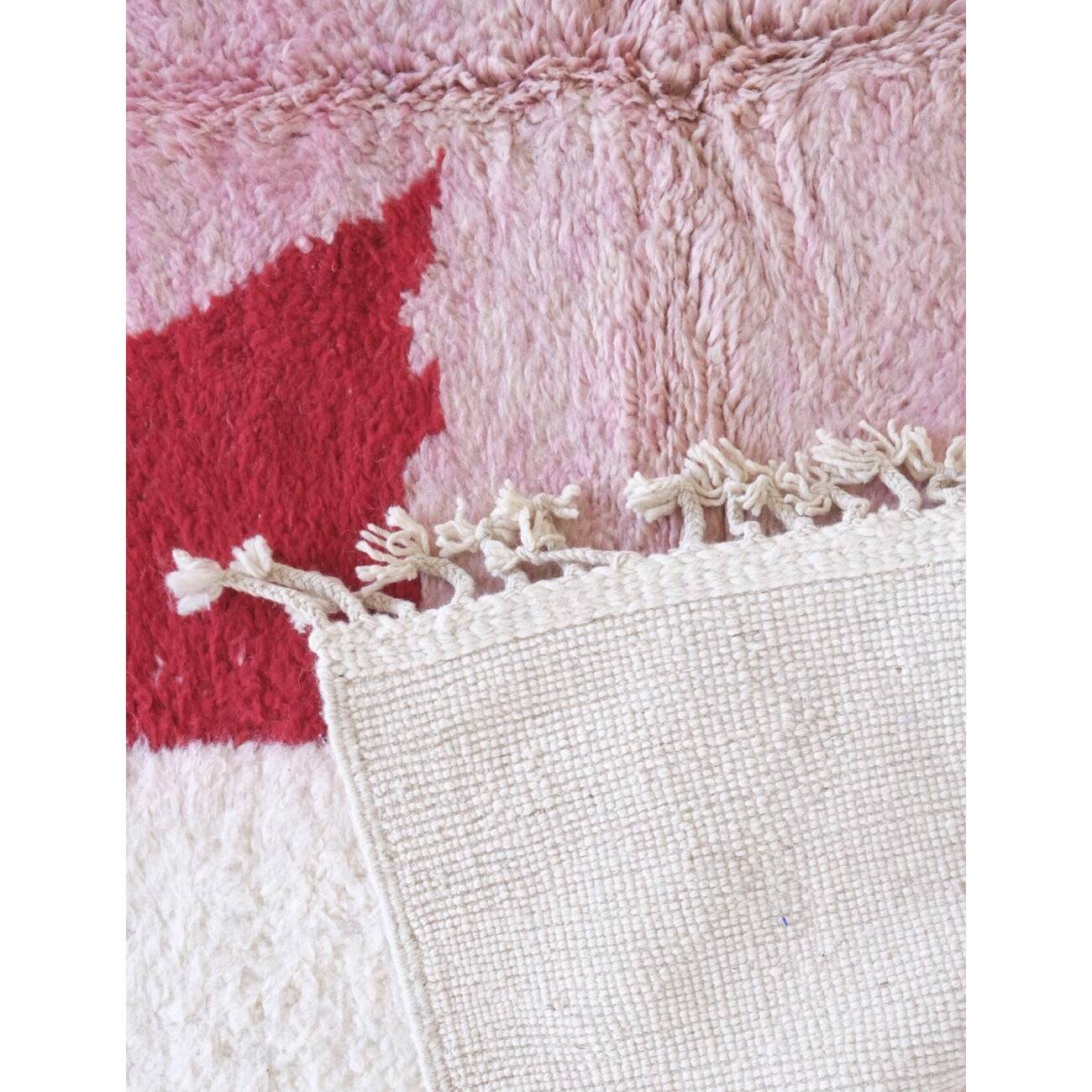 Traditional hand-woven Berber wool rug, size 150 x 250 cm