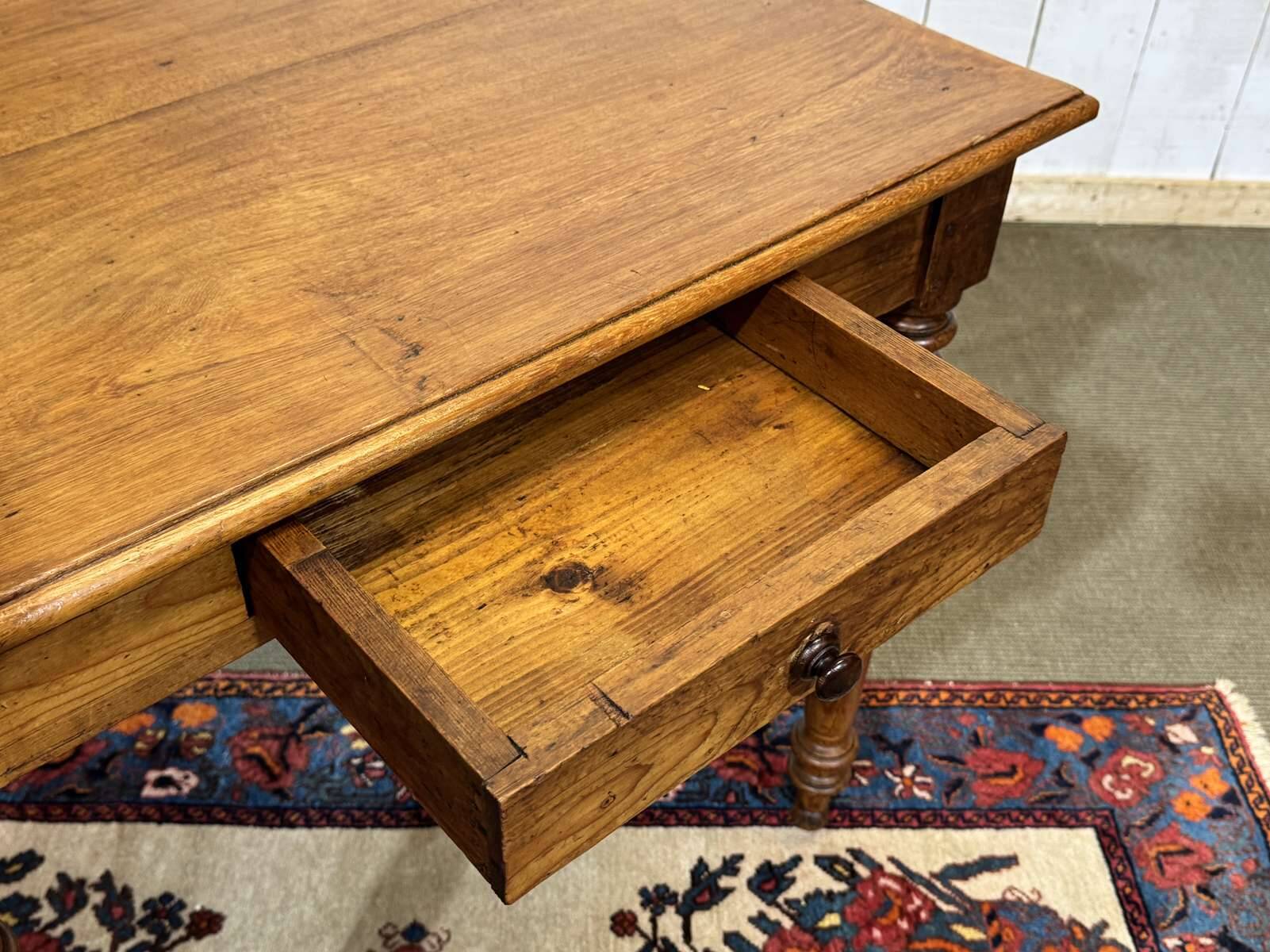 Table desk in fir and poplar from the early 20th century.