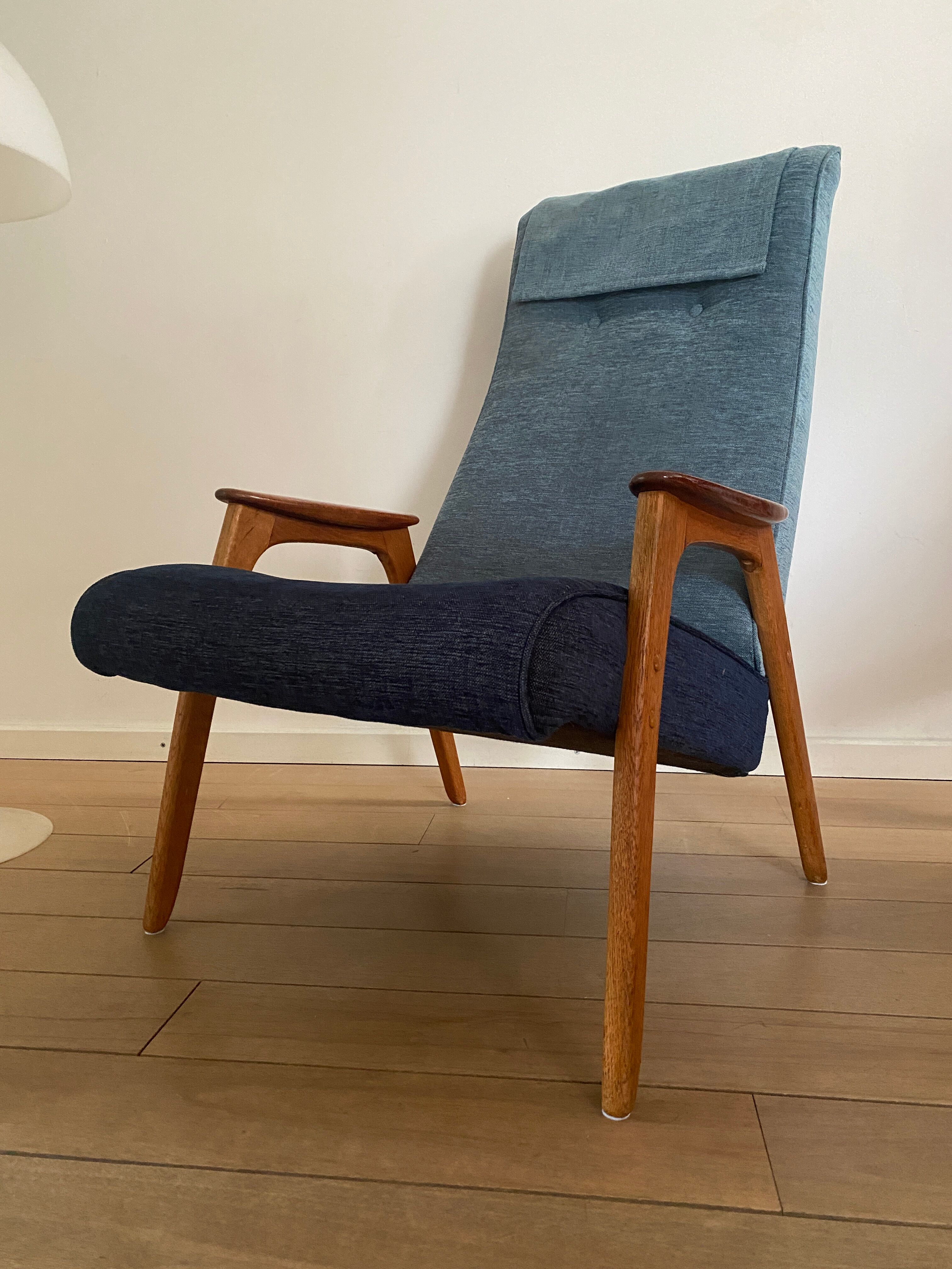 Vintage teak lounge chair