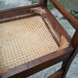 Living room chair with canning seat