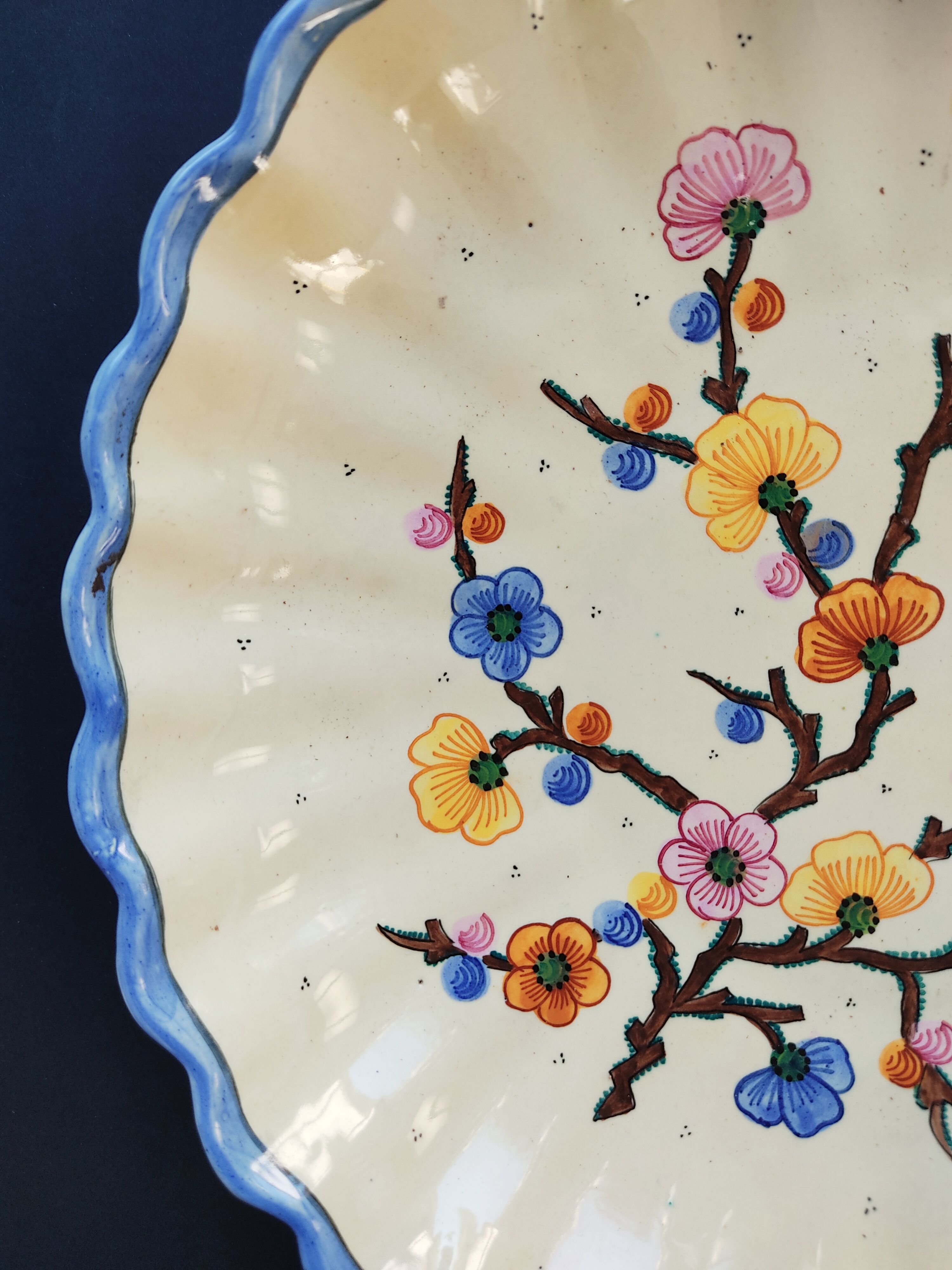 Flat on foot Italian earthenware Castelli Perugia