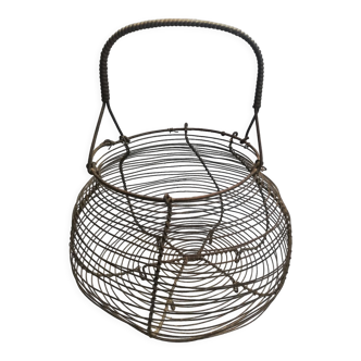 Vintage artisanal egg or salad basket