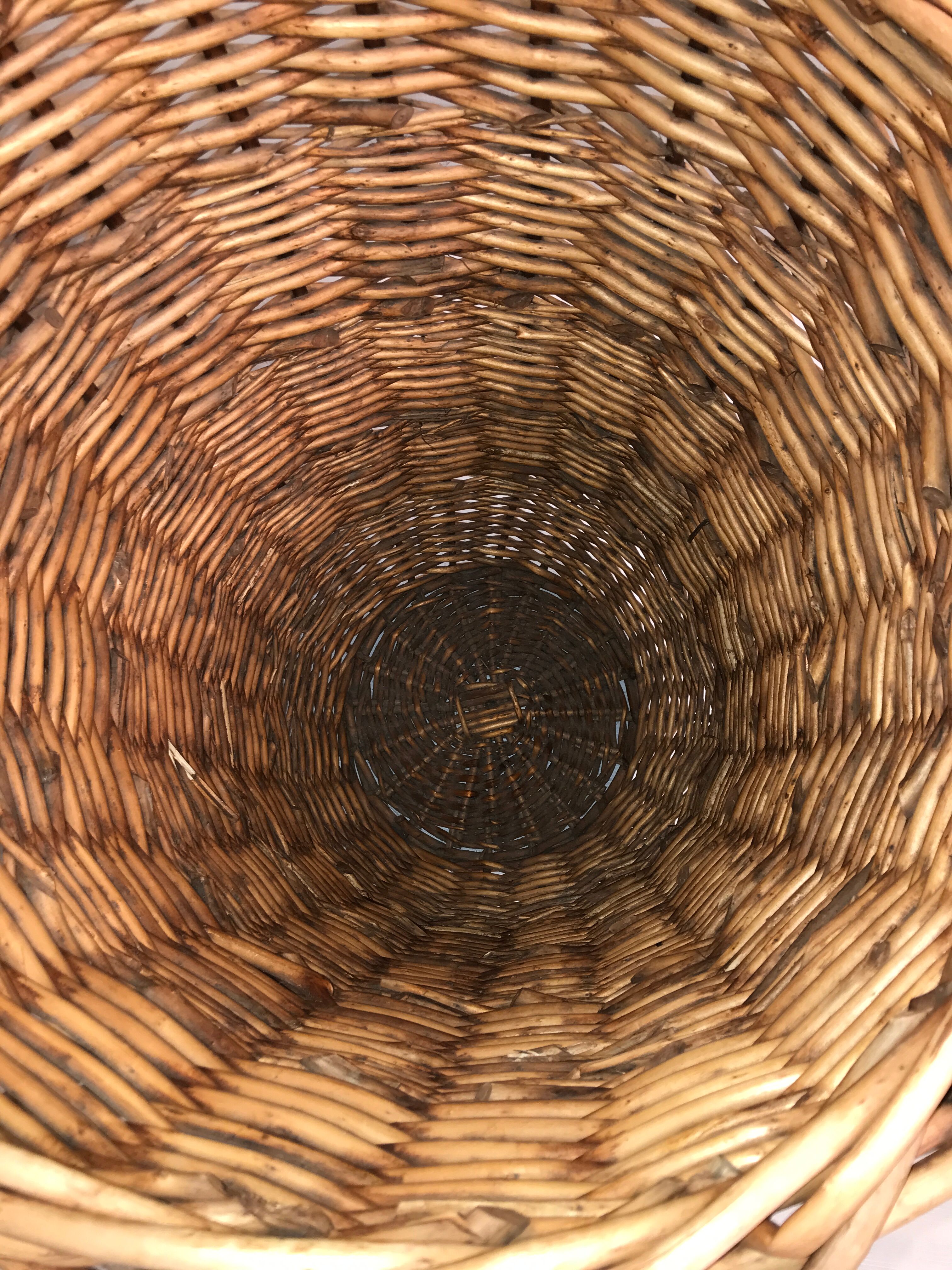 Vintage top basket