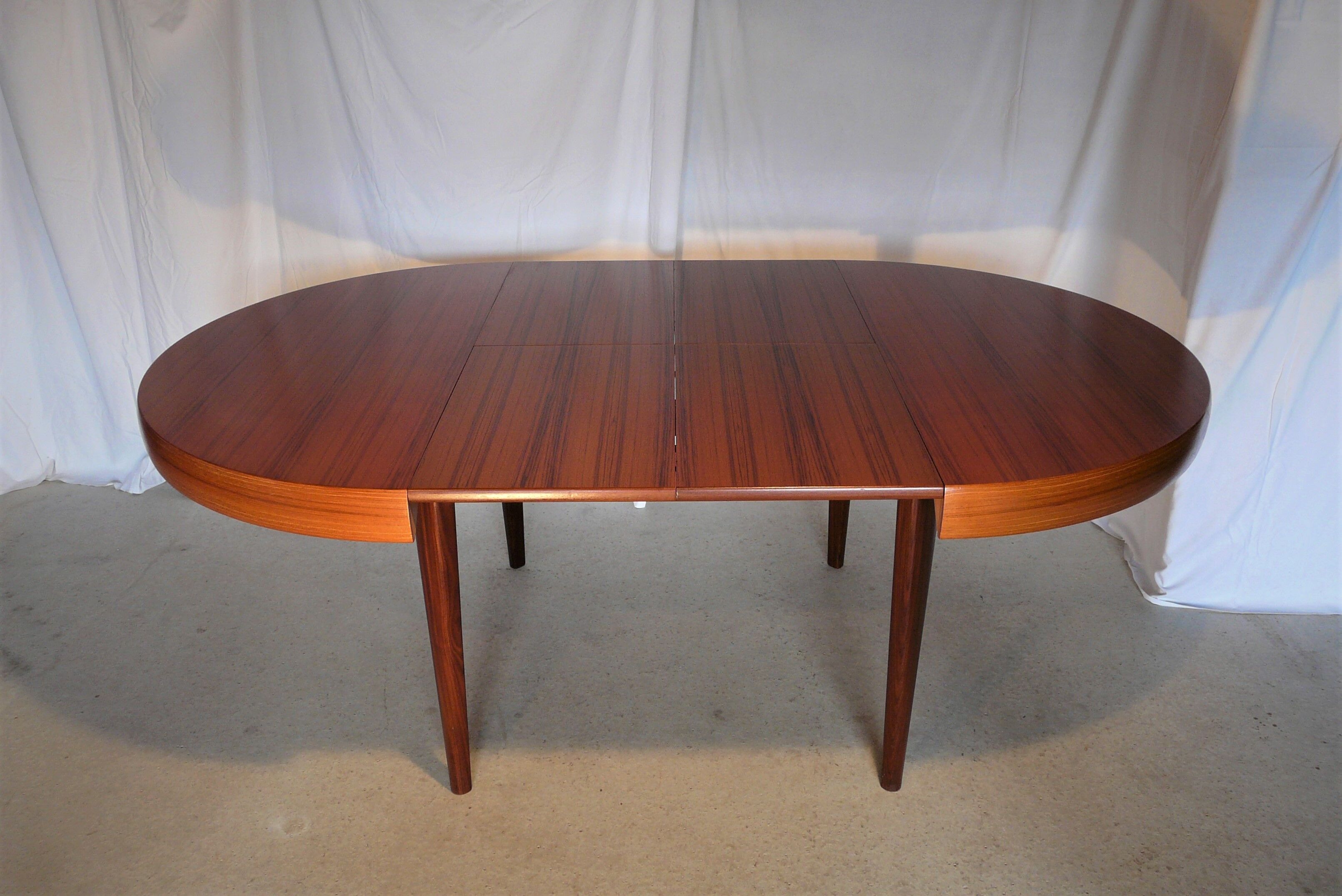 Scandinavian vintage extendable round table