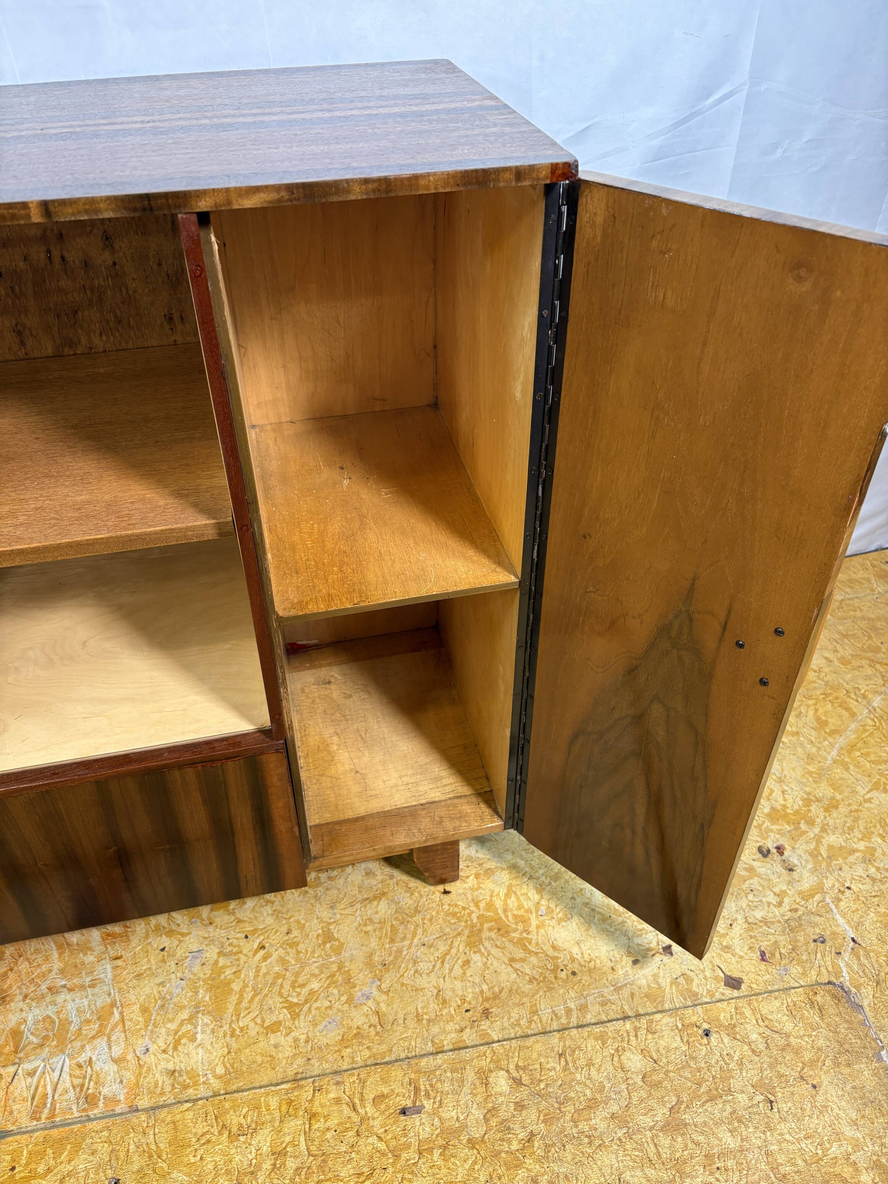 Art Deco Vintage Walnut Sideboard Display Cabinet (Circa 1930–1940)
