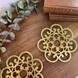 Golden trivet