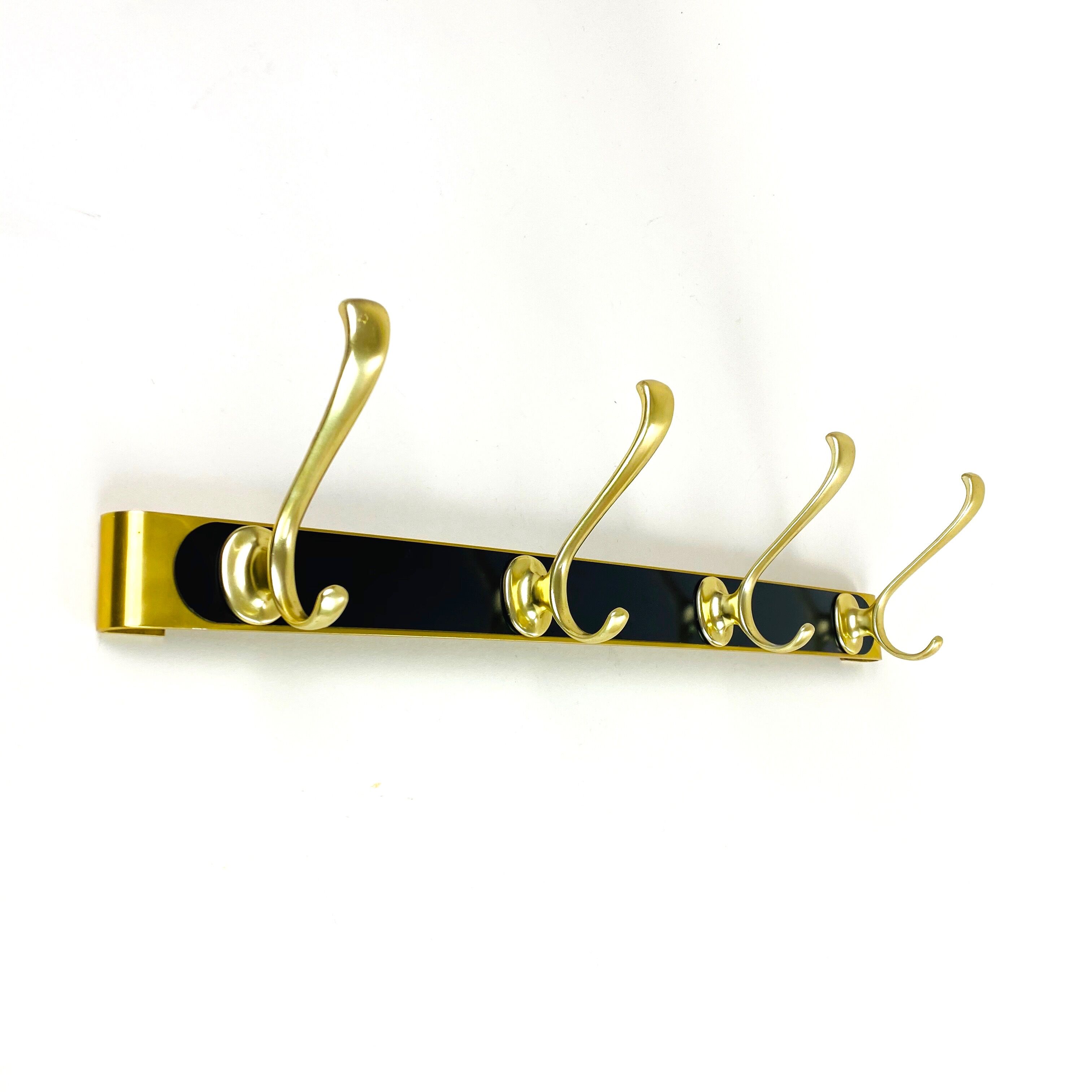 Coatrack, 60