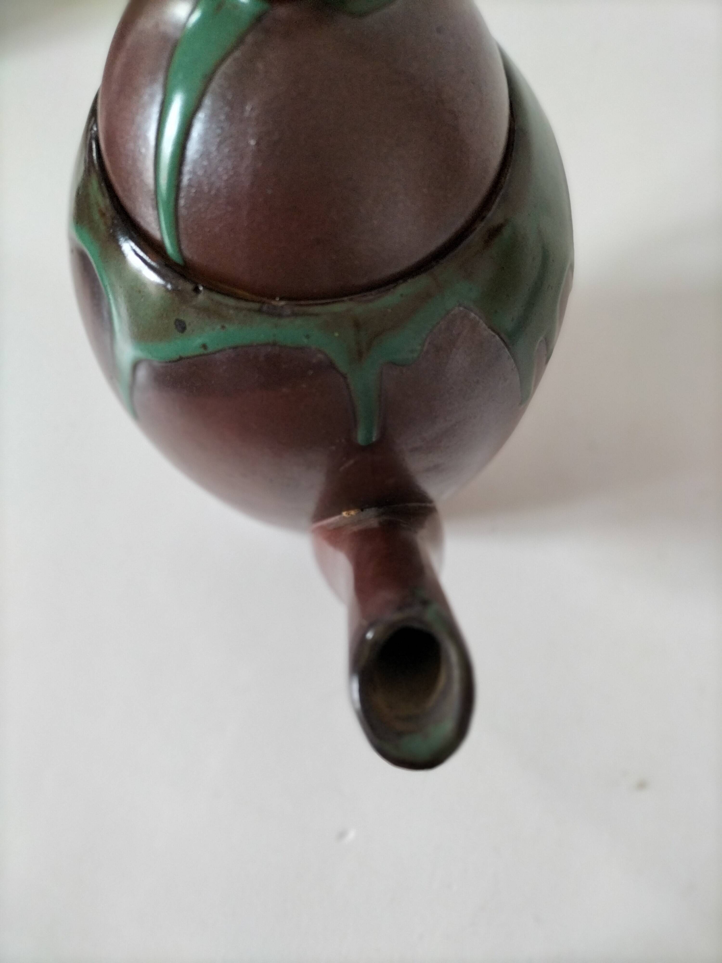 Ceramic coffee pot in red clay – artist's creation
