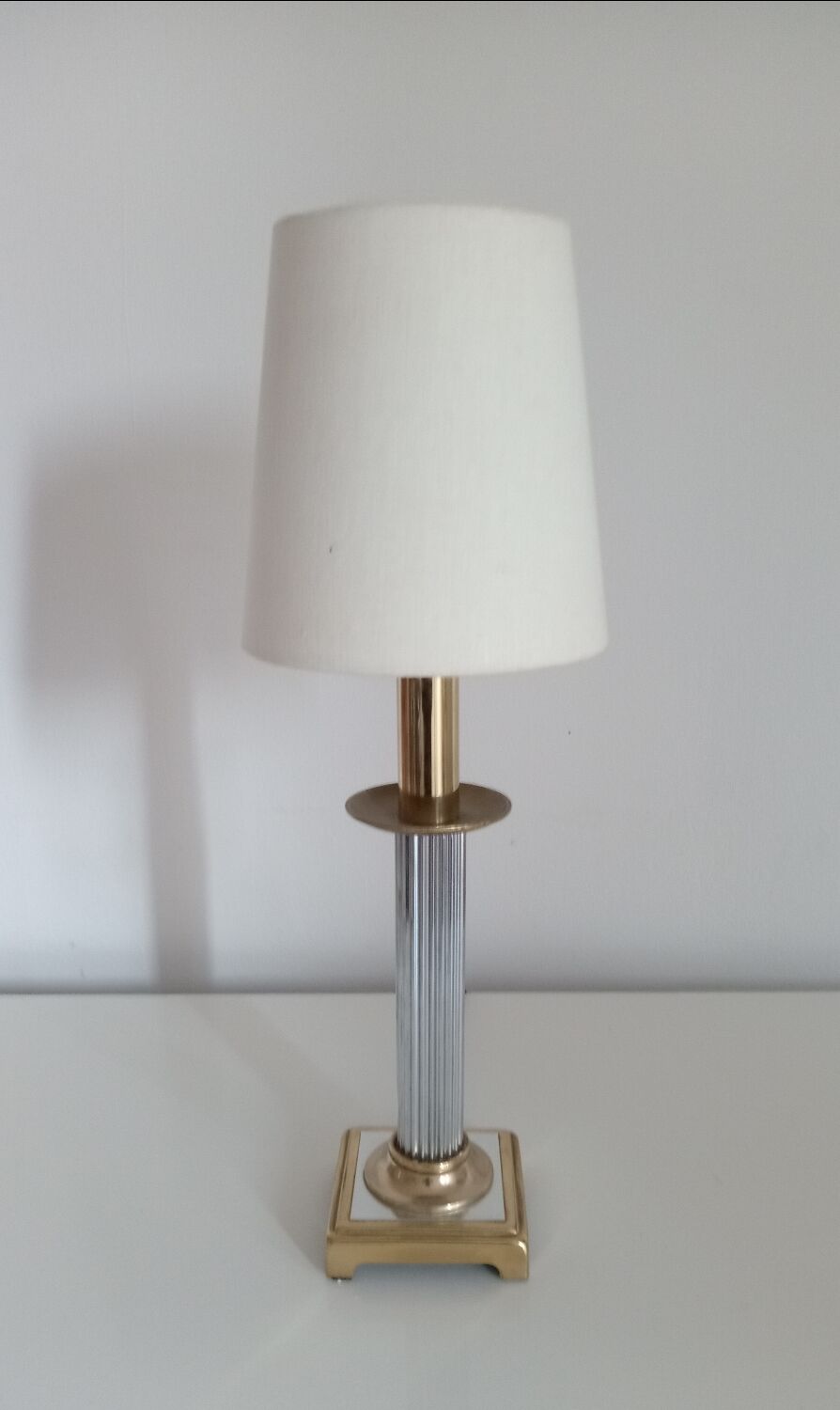 Table lamp