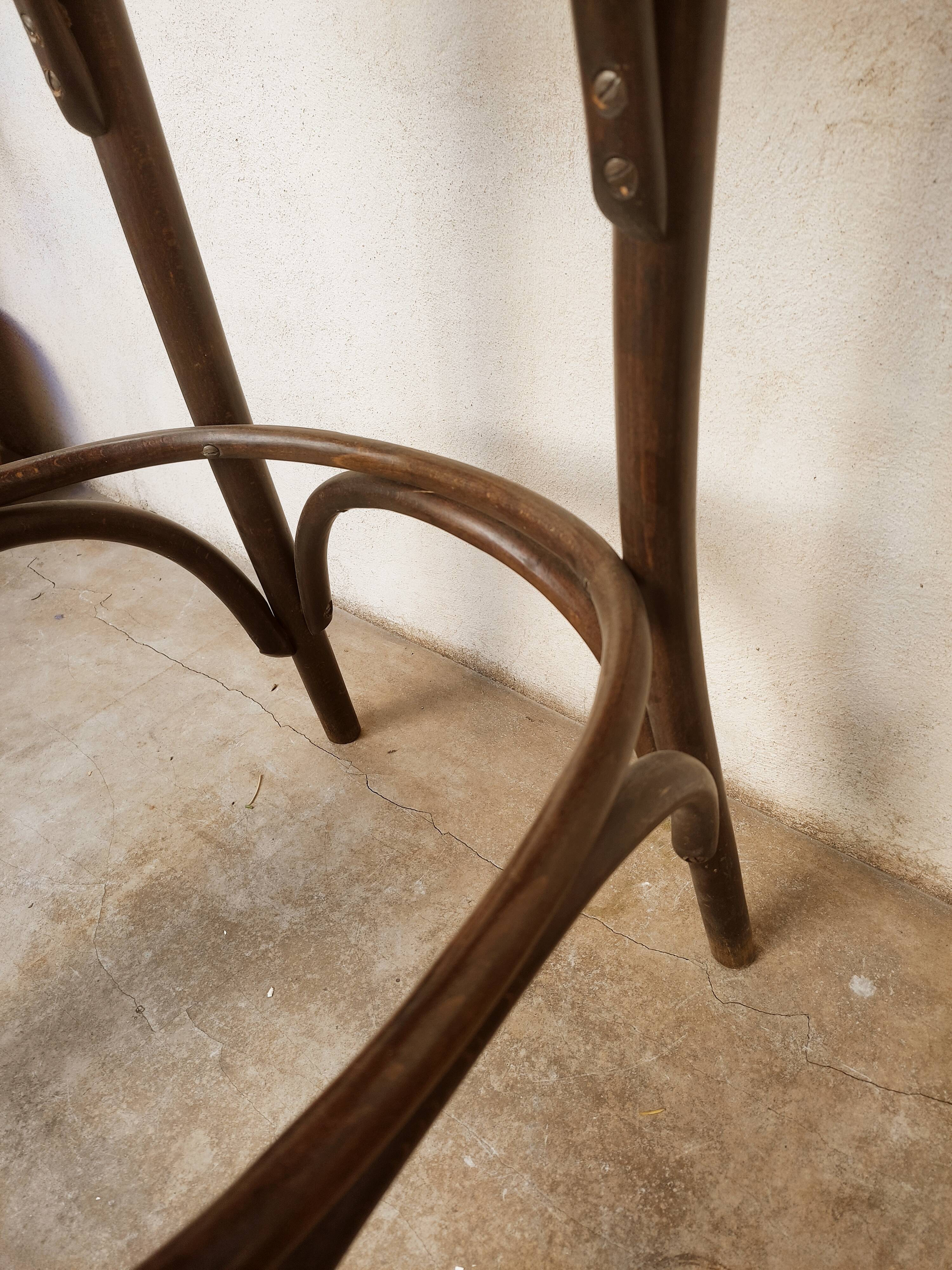 Chaise de bar en bois courbé