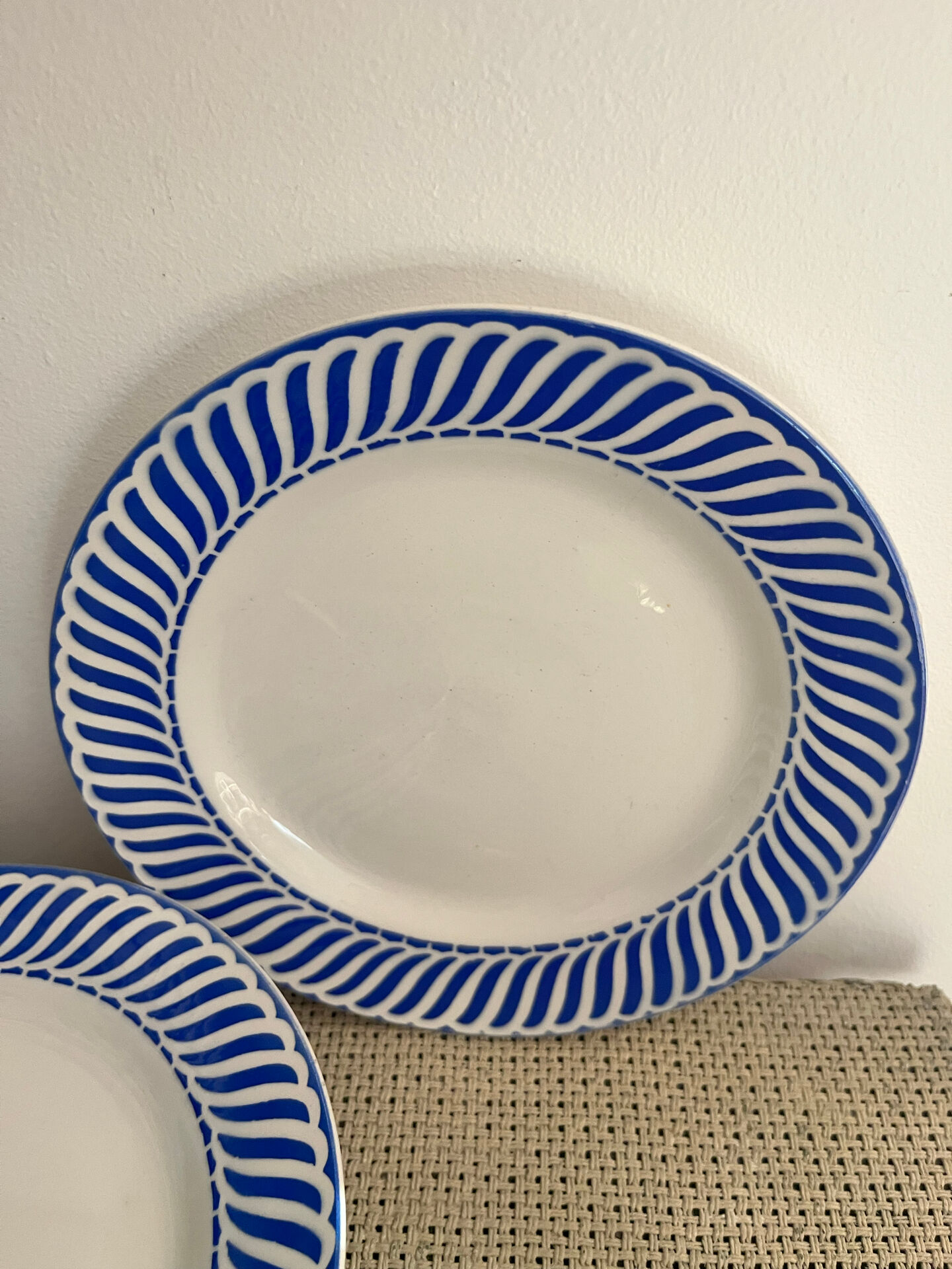 7 dessert plates