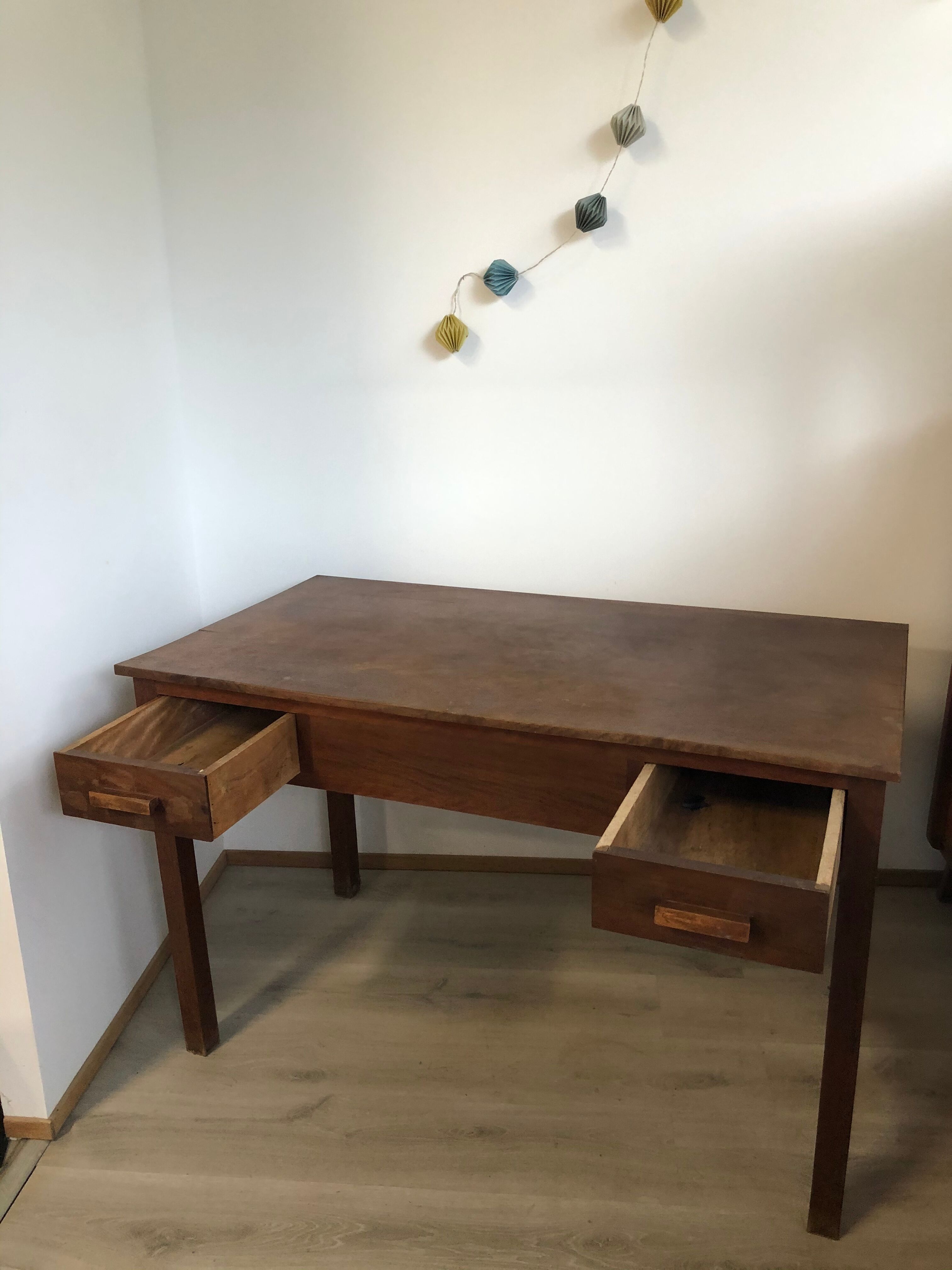 Bureau colonial années 50 en palissandre de Madagascar