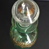 Carafe flacon verre émaillé vert début XXème