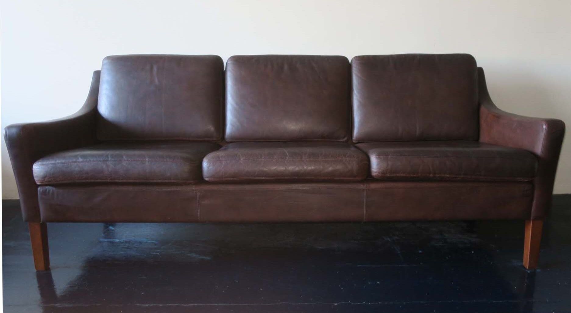 Mid-century danish 3seater sofa in dark brown leather