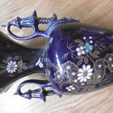 Vase bleu à anses