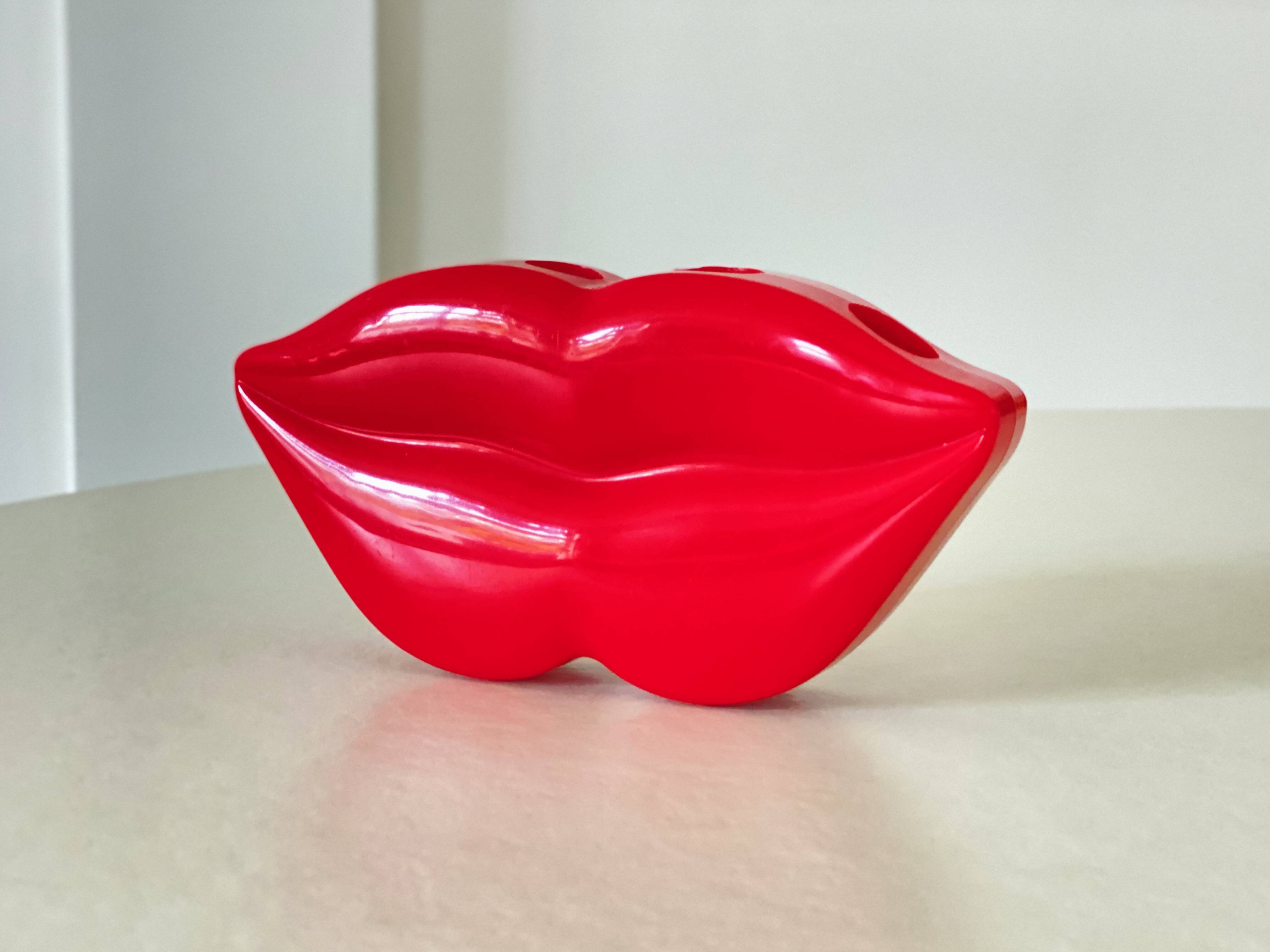Pop Art red plastic Lips desk organizer / pen holder