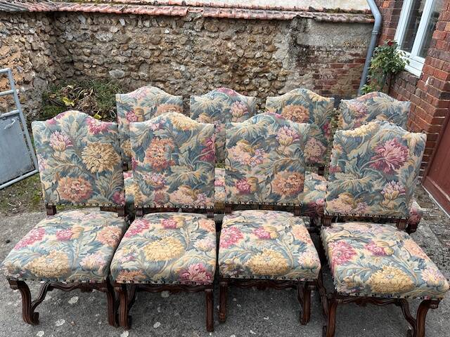 Chairs in the Louis XIII style