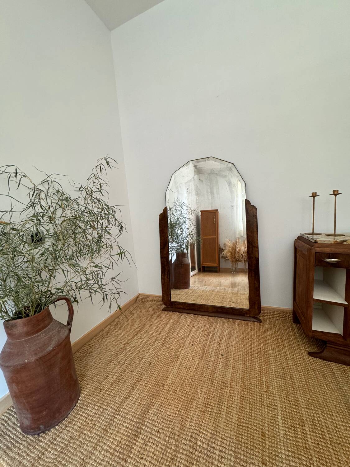 Grand miroir biseauté art déco en noyer