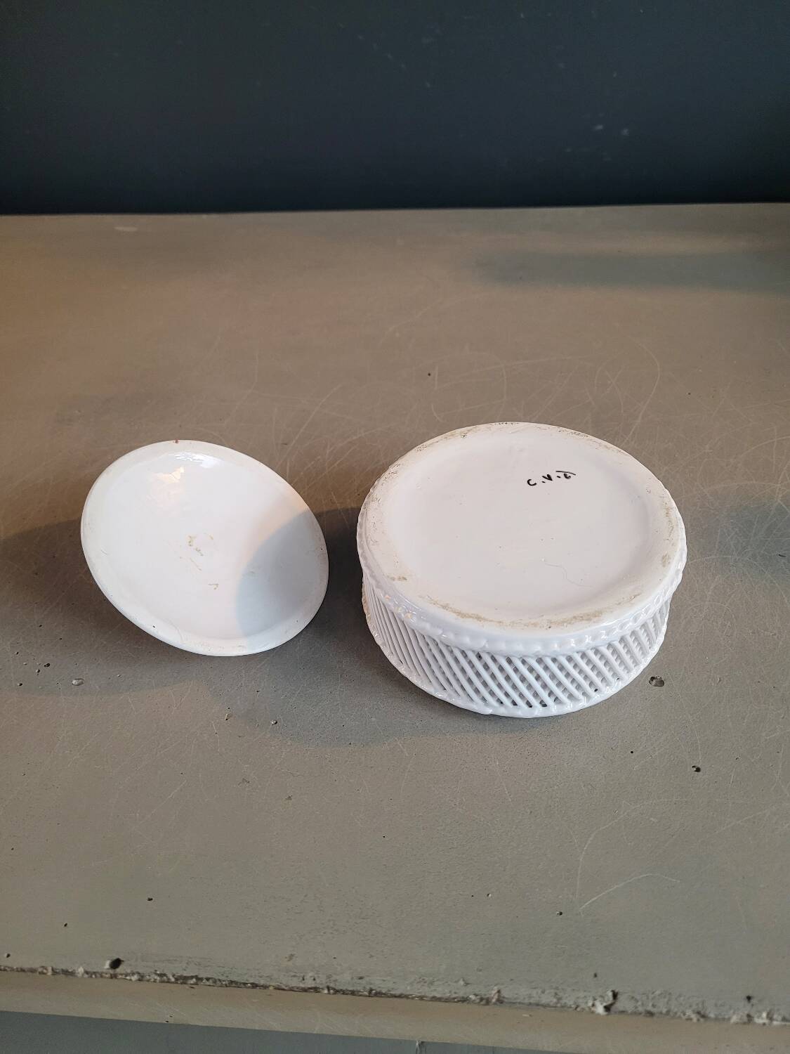 Boîte, bonbonnière en porcelaine