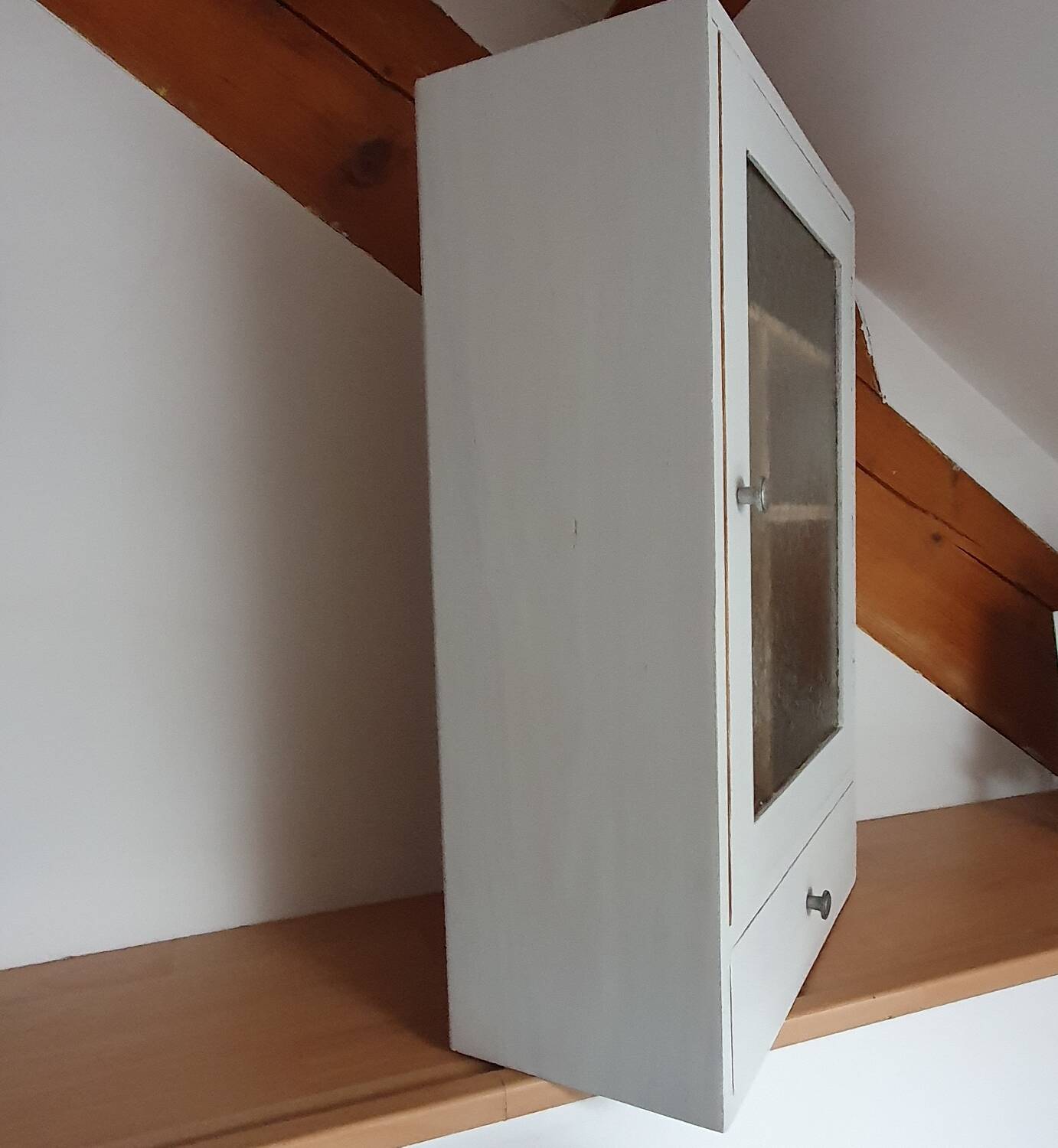 Bathroom cabinet
