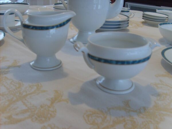 Service a café modèle Atlantide - Porcelaine de Limoges JL Coquet