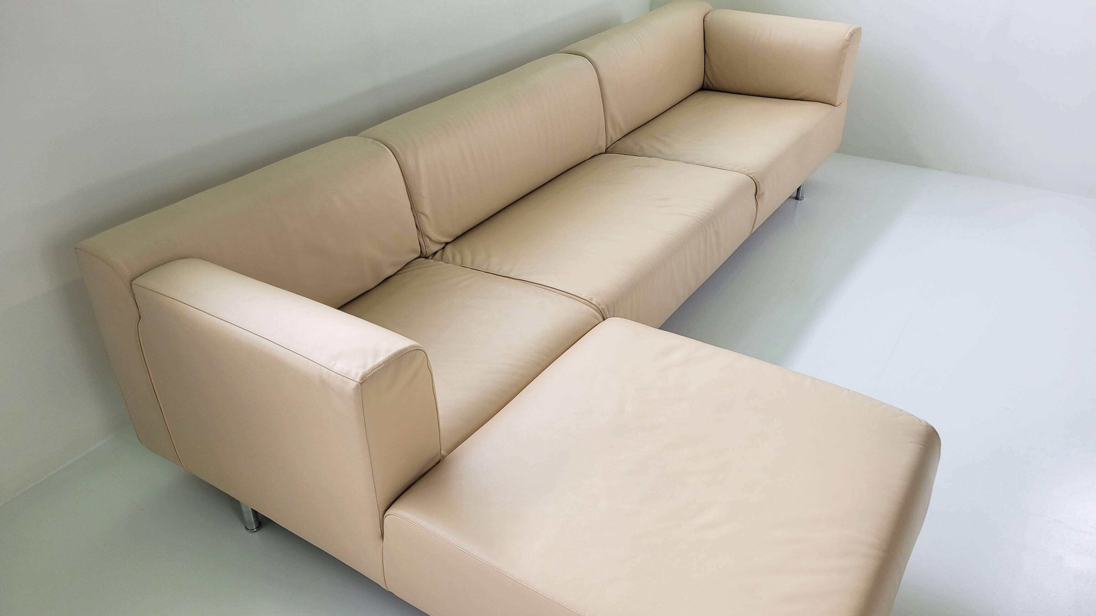 'Met' 250 Sofa by Piero Lissoni for Cassina (1996) – Italy