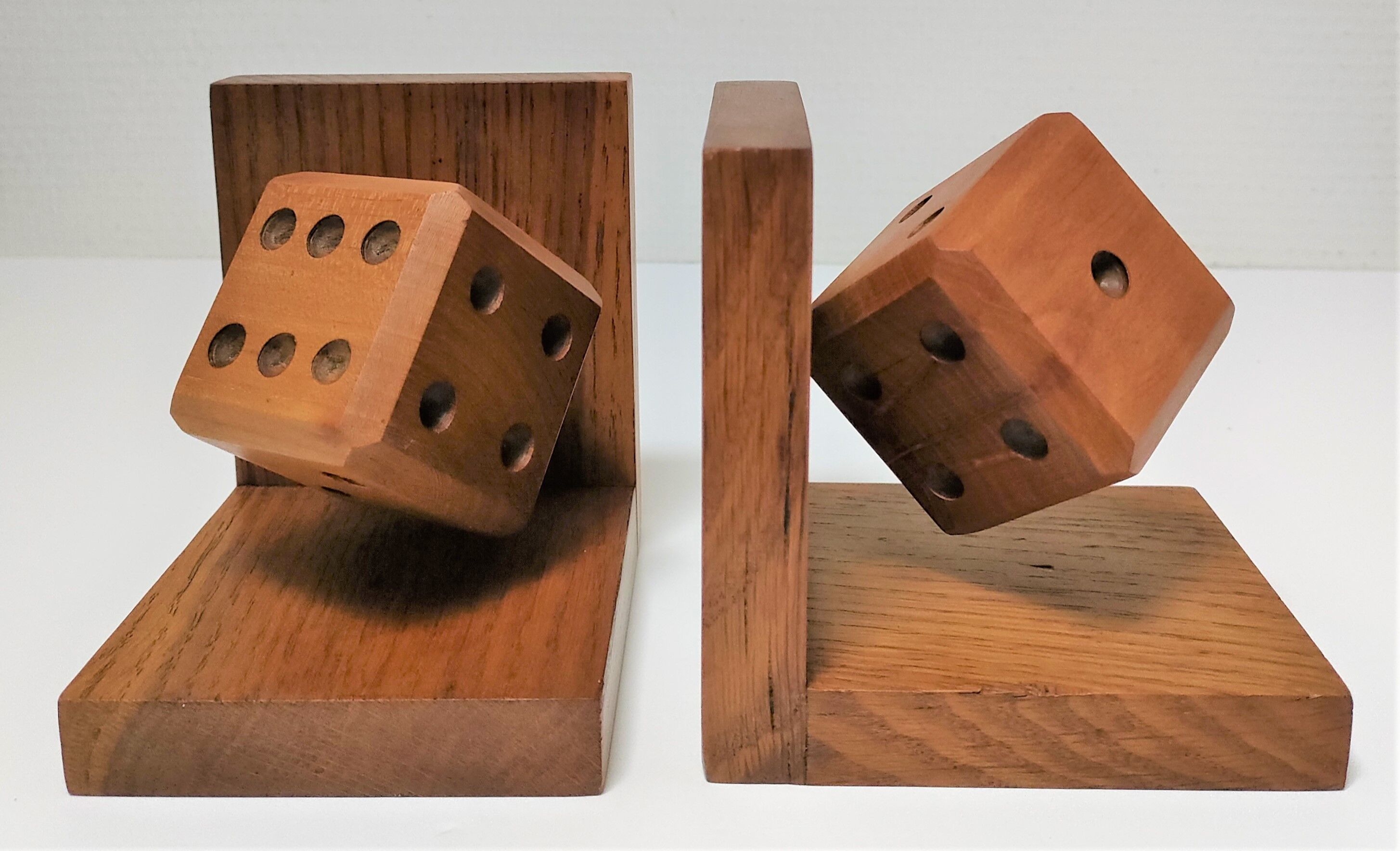 Pair of bookends style Art Deco oak decoration dice