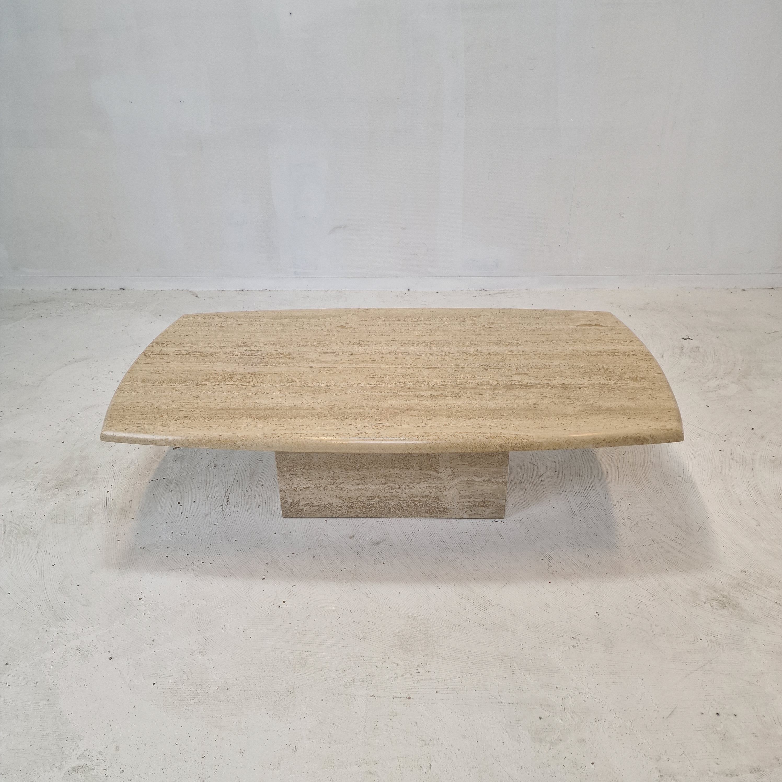 Italian coffee table in travertine, 1980s