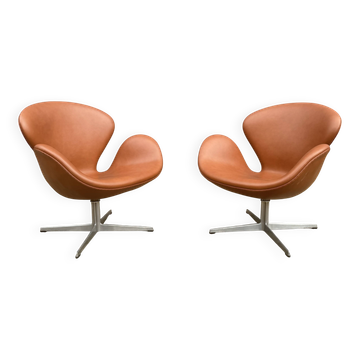 2x Fritz Hansen Swan chair cognac leather, as new!!