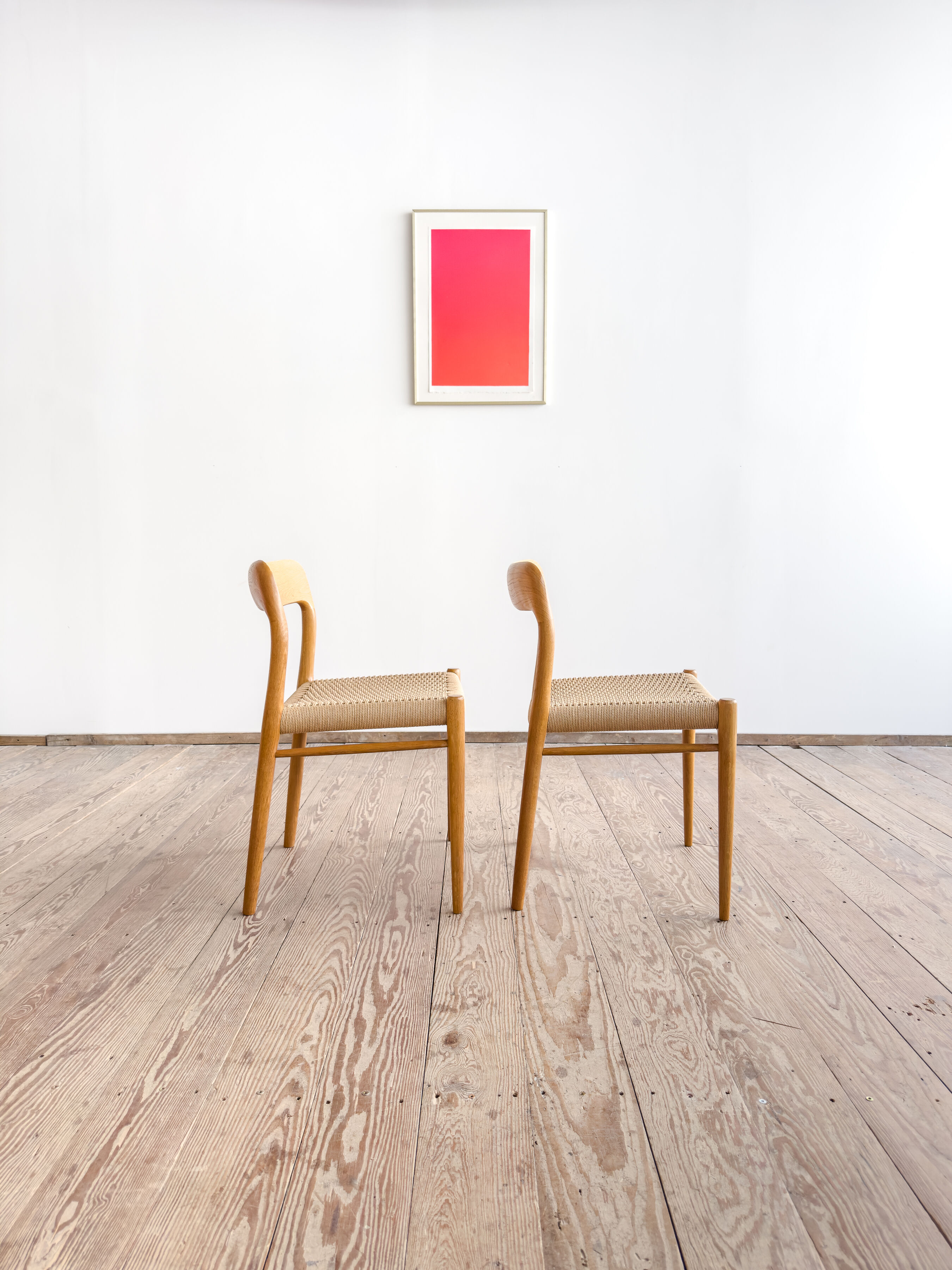 Paire de chaises de salle à manger modèle 75 par Niels O. Møller en chêne