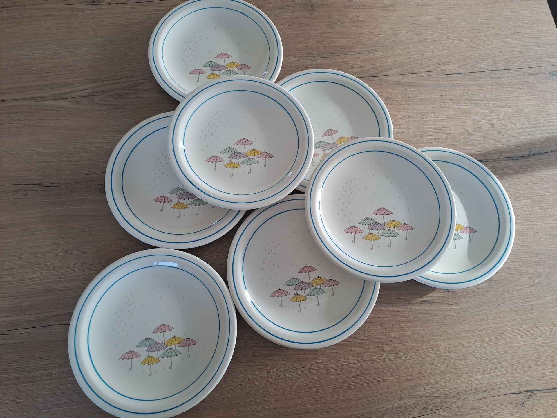 8 vintage Italian handmade plates