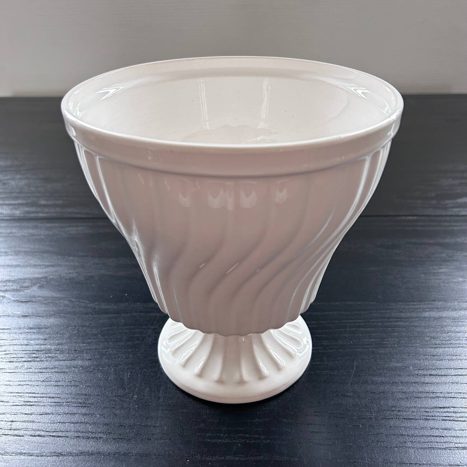 Twisted Scandinavian planter