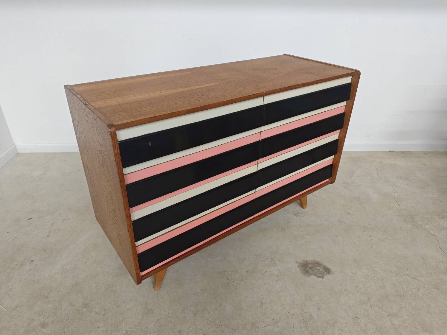 Commode U 453 Rose 8 drawers Jiri Jiroutek for Interior Prague 1962