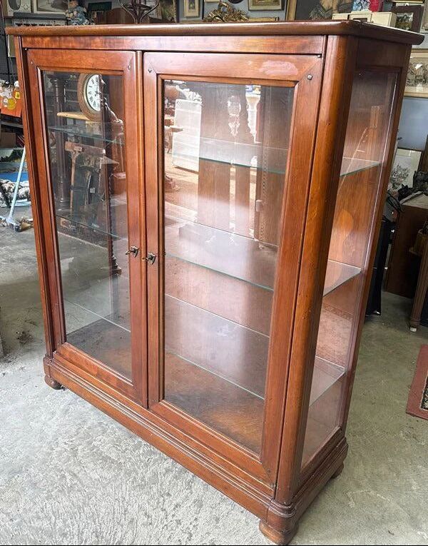 Brown display cabinet – Classic style – Storage – Wood and glass