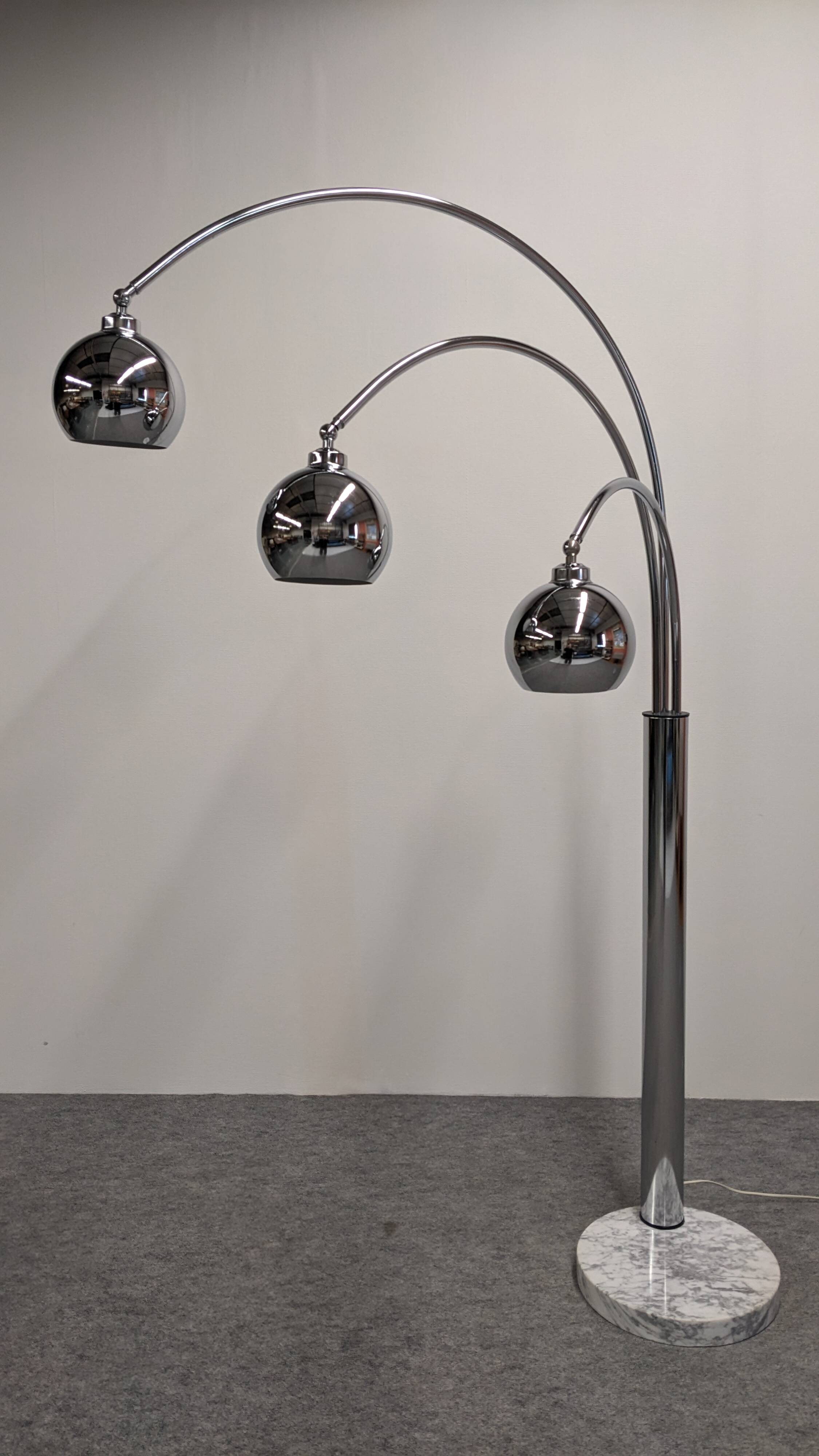 "Muguet" Space Age floor lamp by Goffredo Reggiani, 60s/70s