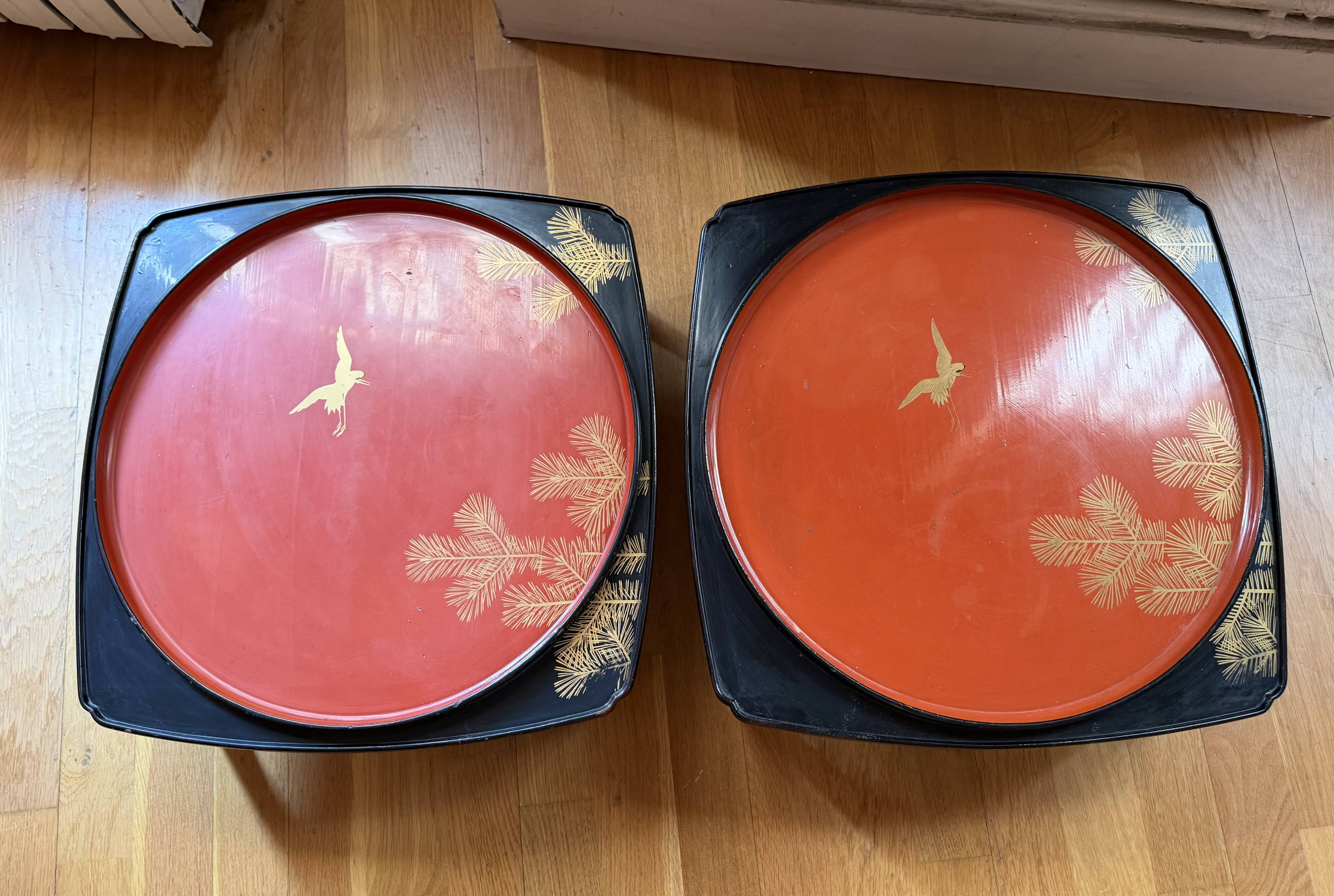 pair of Japanese lacquer trays "Ozen" 19th century/Meiji