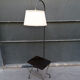 Lampadaire avec tablette et porte journaux, 1950