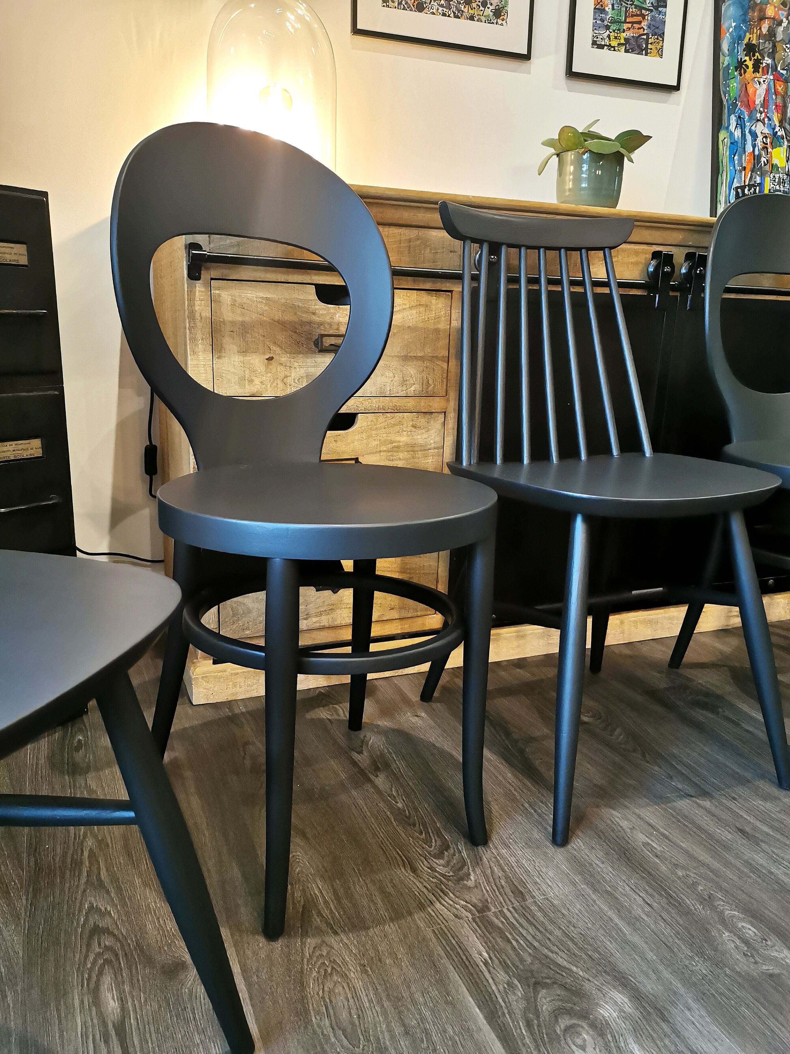 Series of 6 mismatched bistro chairs Baumann and Gizycko
